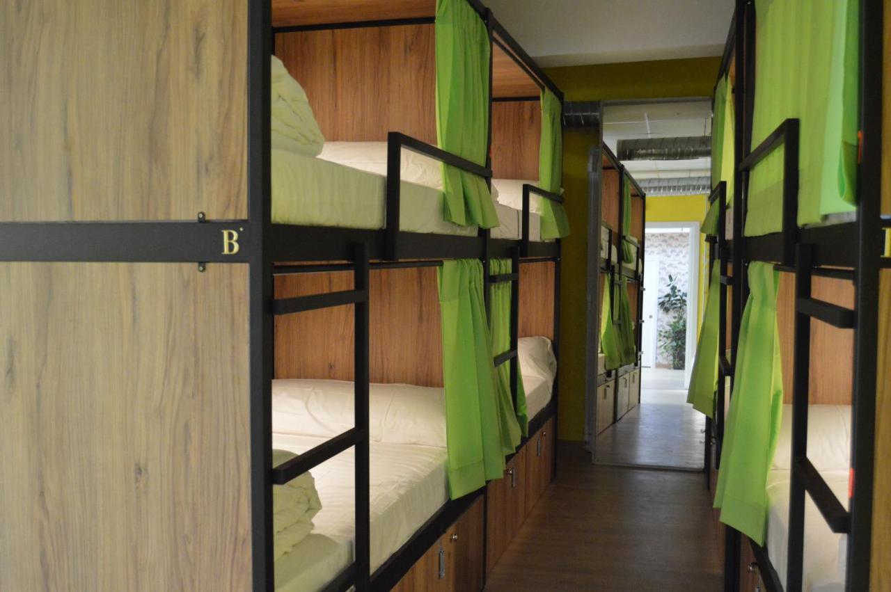 Debod Hostel Madrid Exterior photo