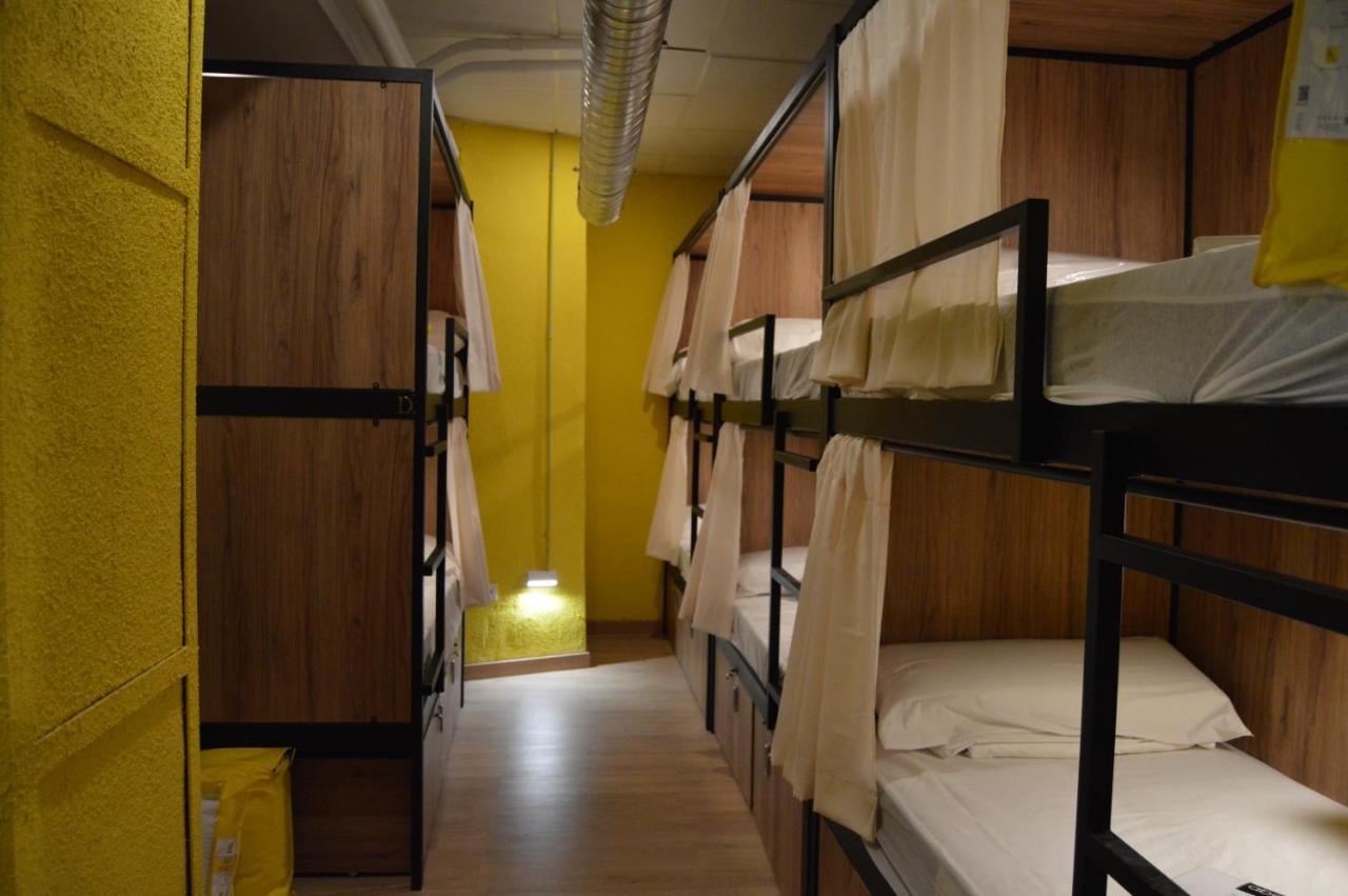Debod Hostel Madrid Exterior photo