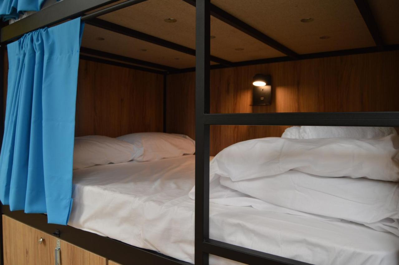 Debod Hostel Madrid Exterior photo