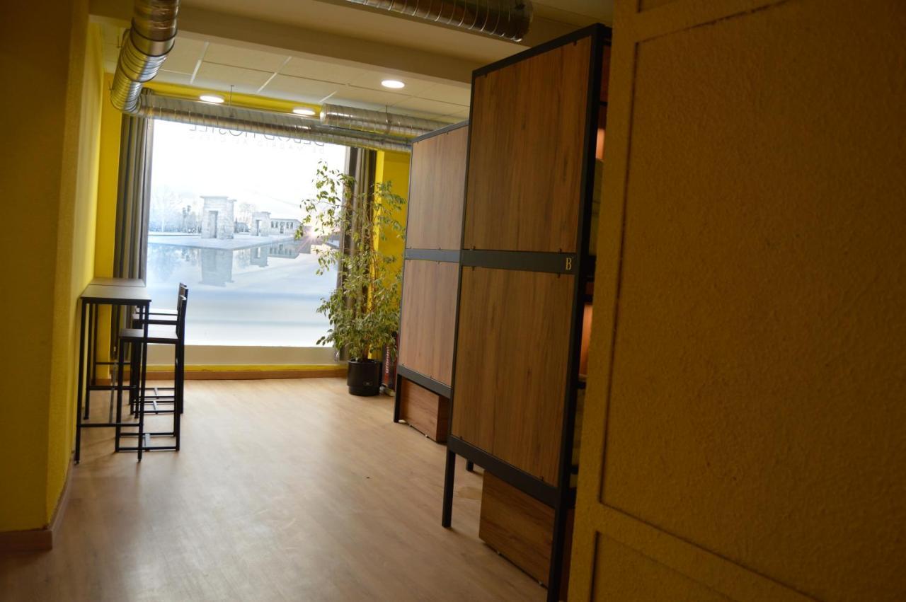 Debod Hostel Madrid Exterior photo